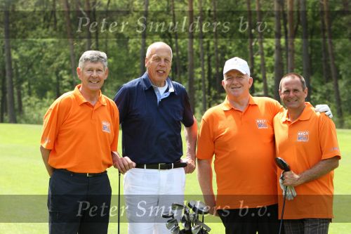 Ommen, 25 Mei 2009 Energy4all Golfdag 2009 op golfbaan Hooge Graven
met veel BN-ers, georganiseerd door golfpro Joost Hage en zijn vrouw Gina Hage
Jan Smit ( Voorzitter sc Heracles ) scheidsrechter Ruud Bossen, Cas Spijkers en Dhr. Meulmann
Peter Smulders BV Eindhoven