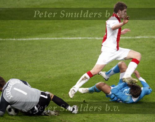Amsterdam, 30 Januari 2008 Kompetitiewedstrijd AJAX-PSV, eindstand 0-2
Seizoen 2007/2008
Jan Vertonghen in duel met Danco Lazovic en Maarten Stekelenburg