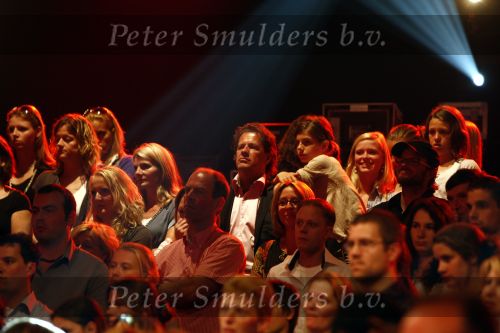 Hilversum 9 mei 2009
Finale x factor in studio 22 met Lisa en Rachel. Martijn Krabbe en Wendy v Dijk presenteren x factor. jan Willem Bruggenwirth met vrouw Francis en dochter
Peter Smulders bv