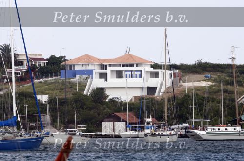 Curacao  januari 2009
Jan des Bouvrie is op verschillende plekken op Curacao villa\'s aan het bouwen.
Peter Smulders bv