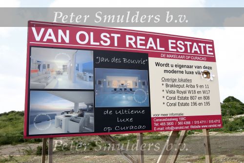 Curacao  januari 2009
Jan des Bouvrie is op verschillende plekken op Curacao villa\'s aan het bouwen.
Peter Smulders bv