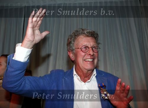 Naarden 30 januari 2009
Jan des Bouvrie krijgt een koninklijke onderscheiding, lintje bij het arsenaal.
Peter Smulders bv