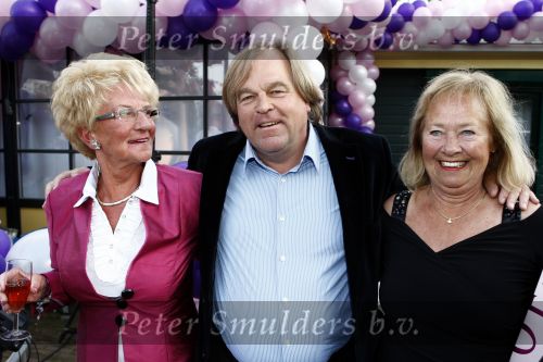 Amsterdam 27 april 2009
Feestje van Gerard Joling voor zijn 49e verjaardag bij cafe het Kalfje.Jan v Doorn met vrouw en de moeder van Gerard
Peter Smulders bv