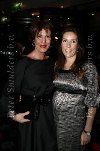 Amsterdam 15 maart 2008
Janneke Brinkman met haar zwangere dochter bij Mart Visser modeshow.
Peter Smulders bv