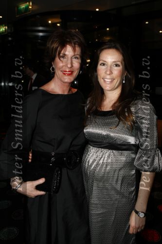 Amsterdam 15 maart 2008
Janneke Brinkman met haar zwangere dochter bij Mart Visser modeshow.
Peter Smulders bv