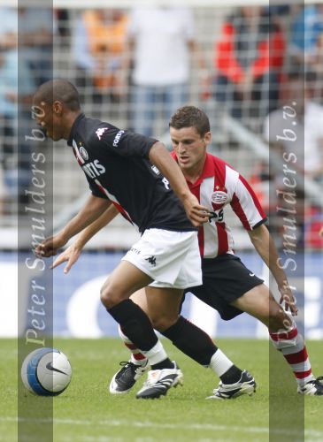 Eindhoven, 23 September 2007 Seizoen 2007/2008 Kompetitewedstrijd PSV-Feyenoord, eindstand 4-0
Jason Culina
