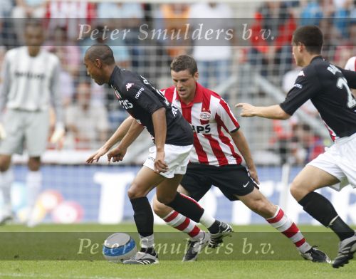 Eindhoven, 23 September 2007 Seizoen 2007/2008 Kompetitewedstrijd PSV-Feyenoord, eindstand 4-0
Jason Culina
