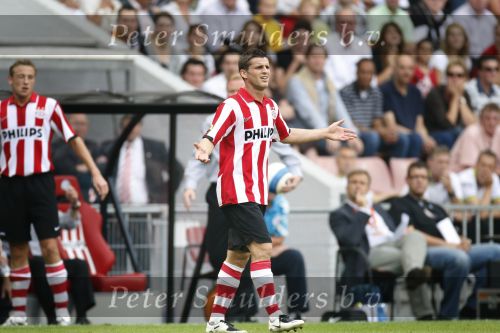 Eindhoven, 23 September 2007 Seizoen 2007/2008 Kompetitewedstrijd PSV-Feyenoord, eindstand 4-0
Jason Culina