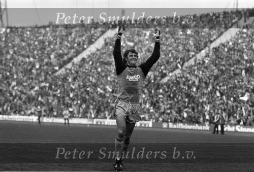 Munchen, 29 & 30 Oktober 1982
Jean Marie Pfaff spelend voor FC Bayern Munchen en samen met zijn gezin