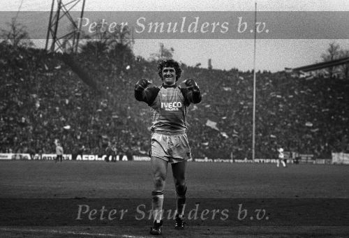 Munchen, 29 & 30 Oktober 1982
Jean Marie Pfaff spelend voor FC Bayern Munchen en samen met zijn gezin