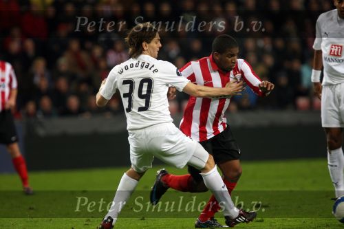 Eindhoven, 12 Maart 2008
UEFA 1/8 finale PSV-Tottenham Hotspur FC, eindstand 0-1
PSV wint na verlenging en straschoppen met 6-5 en gaat door naar de 1/4 Finale
Jefferson Farfan in duel met Jonathan Woodgate