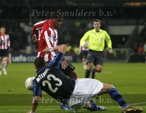 Eindhoven, 12 December 2007
Champions League wedstrijd PSV-Internationale Milan, eindstand 0-1 Seizoen 2007/2008
Jefferson Farfan in duel met Marco Materazzi