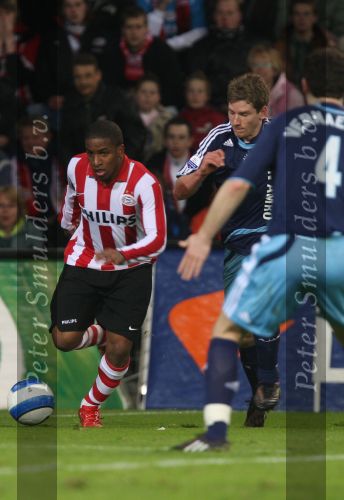 Eindhoven, 19 Maart 2008 Kompetitiewedstrijd PSV-AJAX, eindstand 0-0 
Seizoen 2007/2008
Jefferson Farfan in duel met Jan Vertonghen