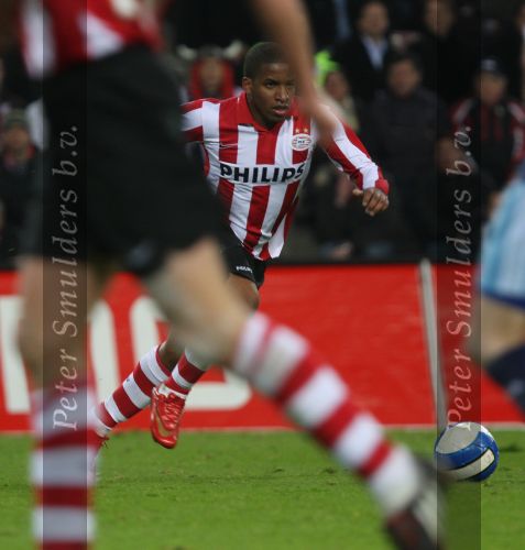 Eindhoven, 19 Maart 2008 Kompetitiewedstrijd PSV-AJAX, eindstand 0-0 
Seizoen 2007/2008
Jefferson Farfan in duel met Jan Vertonghen