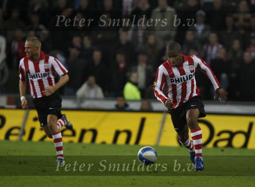 Eindhoven, 20 Oktober 2007
Kompetitiewedstrijd PSV-VVV, eindstand 3-1
Seizoen 2007/2008
Jefferson Farfan met links van hem Tom v d Leegte