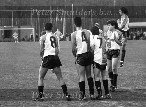 Eindhoven, 2 April 1989
PSV-Feyenoord, Landelijke Jeugd
Rechts op de foto de inmiddels overleden Jeffrey Sen v Basel
Giovanni v Bronckhorst