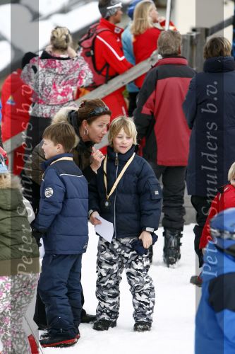 Fiss 28 februari 2008
Ex vrouw Jack Spijkerman Jennemiek met zoon Joska op wintersport in Fiss. Jack is ook mee.
Peter Smulders bv
