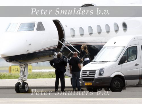 Schiphol oost 25 juni 2008
Jennifer Aniston vertrekt per prive vliegtuig vanaf schiphol oost.
