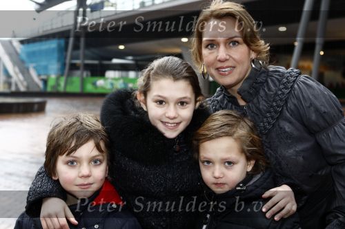 Amsterdam 7 februari 2009
Premiere disneyfilm Bolt in pathe arena. Jenny de Munk met kinderen
Peter Smulders bv