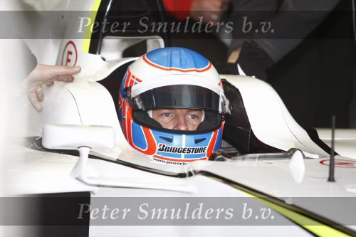 Barcelona 11 maart 2009
Test dag voor de formule 1 teams op het circuit van Barcelona. Jenson Button in een Ross Brawn GP
Peter Smulders bv