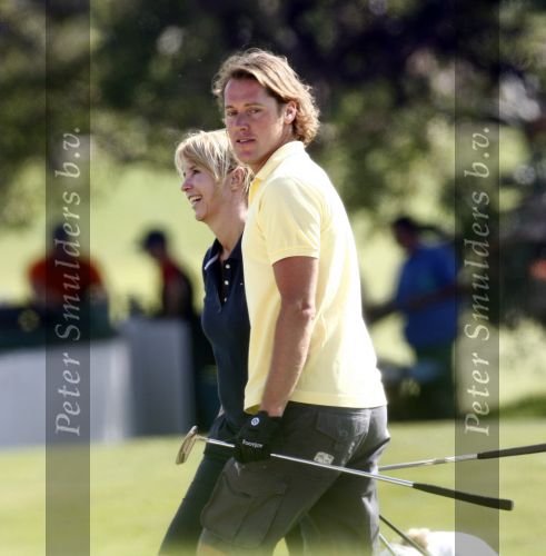 Faro 5 mei 2008
Linda de Mol Julian Noah en Jeroen Rietbergen aan het golfen tijdens hun vakantie op vale do lobo.
Peter Smulders bv