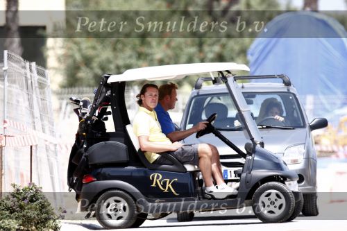Vale do Lobo 6 mei 2008
Ronald Koeman samen met Jeroen Rietbergen in de buggy van RK aan het golfen op Golfbaan Vale Do Lobo.
