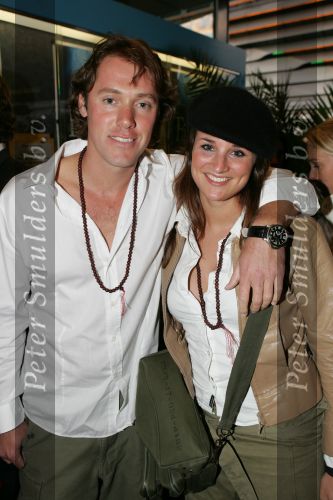 Scheveningen 13 september 2004
Premiere Cool in pathe scheveningen.
Jeroen Rietbergen ( de nieuwe vriend van Linda de Mol sinds September 2007 ) en ex vriend van Lieke v Lexmond.
Jeroen speelt keybords in de band van Marco Borsato
