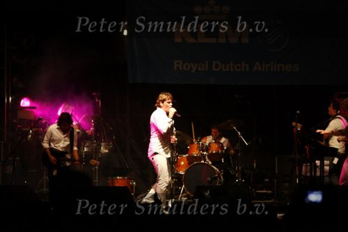 Curacao 31 december 2008 1 januari 2009
Oudjaarsfeest bij Mambo Beach. optreden Jeroen v d Boom 
Peter Smulders bv