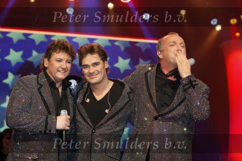 Hilversum 1 februari 2009
De toppers Gordon Rene Froger en Jeroen v d Boom tijdens het nationale songfestival in studio 22.
Jack v Gelder presenteert het programma.
Peter Smulders bv