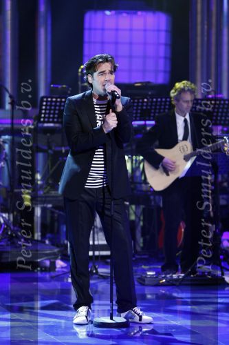 Hilversum 1 maart 2008
Finale van idols in studio 22 . Martijn Krabbe en Wendy v Dijk presenteren het programma. Uiteindelijk wint Nikki van Nathalie. Jeroen v d Boom met gouden cd
Peter Smulders bv