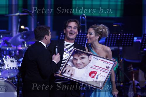 Hilversum 1 maart 2008
Finale van idols in studio 22 . Martijn Krabbe en Wendy v Dijk presenteren het programma. Uiteindelijk wint Nikki van Nathalie. Jeroen v d Boom met gouden cd