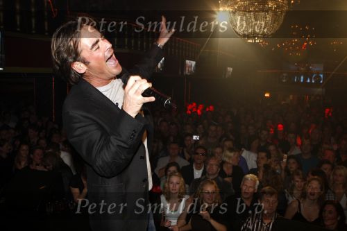 Uitgeest 16 januari 2008
Jeroen v d Boom met zijn vriendin bij nieuwjaarsreceptie henk geels in Bob\'s