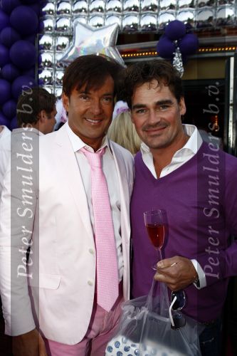 Amsterdam 27 april 2009
Feestje van Gerard Joling voor zijn 49e verjaardag bij cafe het Kalfje. Jeroen v d Boom met zijn vrouw Dani
Peter Smulders bv