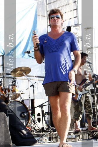 Curacao 31 december 2008
Sound check Jeroen v d Boom op Mambo Beach voor oudjaarsconcert.
Peter Smulders bv