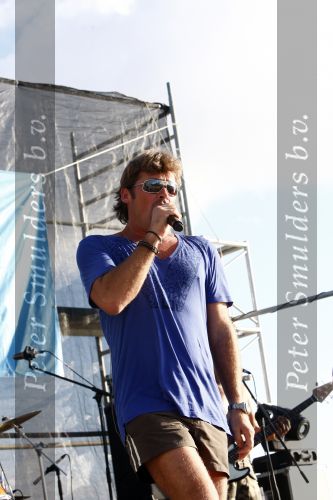 Curacao 31 december 2008
Sound check Jeroen v d Boom op Mambo Beach voor oudjaarsconcert.
Peter Smulders bv