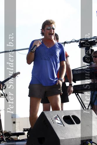 Curacao 31 december 2008
Sound check Jeroen v d Boom op Mambo Beach voor oudjaarsconcert.
Peter Smulders bv