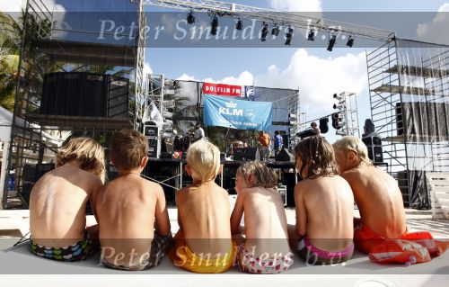 Curacao 31 december 2008
Sound check Jeroen v d Boom op Mambo Beach voor oudjaarsconcert.
Peter Smulders bv