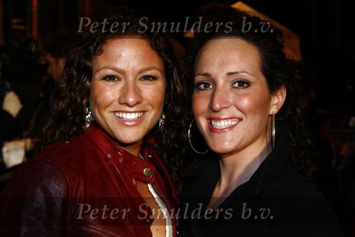 Amsterdam 9 februari 2009
Premiere Stella s oorlog in paradiso. Jessica Mendels met een vriendin
Peter Smulders bv