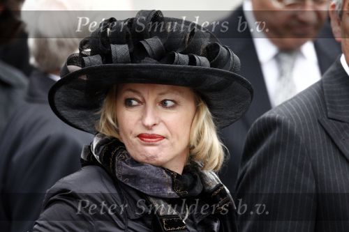 Amsterdam 4 mei 2009
Dodenherdenking op de dam met oa aanwezig Koningin Beatrix Prins Willem Alexander en prinses maxima. Jet Bussemaker
Peter Smulders bv