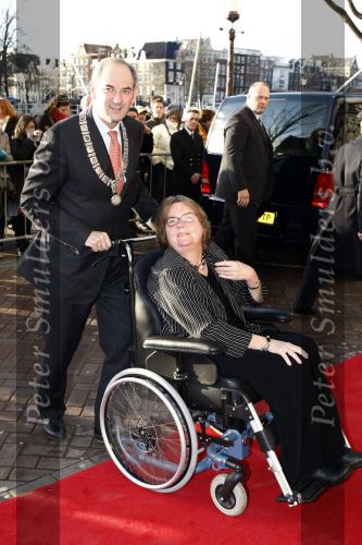 Amsterdam 1 februari 2008
Koningin Beatrix (70jaar) en Prinses Margriet (65 jaar) vieren hun verjaardag in Carre. Job Cohen met zijn vrouw