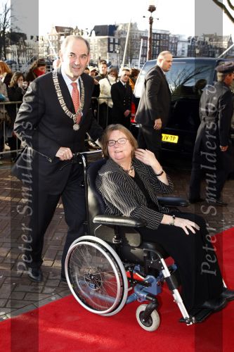 Amsterdam 1 februari 2008
Koningin Beatrix (70jaar) en Prinses Margriet (65 jaar) vieren hun verjaardag in Carre. Job Cohen met zijn vrouw