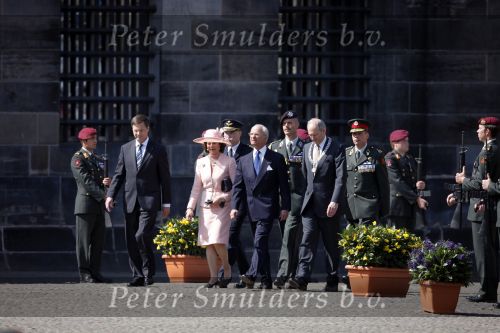 Amsterdam 21 april 2009
Koning Carl Gustav en Koningin Silvia van zweden leggen krans bij monument op de dam. Jan Peter balkenende en burgemeester Job Cohen zijn daar bij aanwezig.
Peter Smulders bv