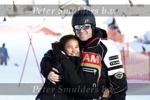 Fiss 15 februari 2009
Marco Borsato en Leontine op skivakantie met Jada Senna en Luca. Marco met Joelle Gullit
Peter Smulders bv