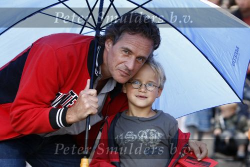 Blaricum 20 augustus  2008
Joep Sertons met zijn zoontje op de kermis.