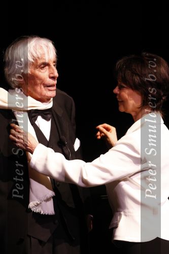 Amersfoort 16 februari 2008
Johan Heesters (104 jaar oud) en zijn vrouw simone tijdens optreden in de flint in Amersfoort.
Peter Smulders bv