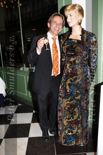 Amsterdam 17 september 2007
Modeshow Ronald Kolk in krasnapolsky. Johan Vlemmix met pop Lady Di