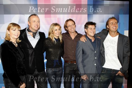 Amsterdam 12 oktober 2007
Presentatie idols met Gordon Wendy v Dijk Martijn Krabbe Eric v Tijn John Ewbank en Jerney Kaagman bij hotel arena.