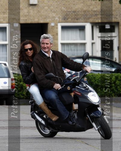 Amsterdam 18 mei 2008
Leco v Zadelhoff viert zijn 40e verjaardag met zijn vrienden in het hilton en ze maken een scooter rally door Amsterdam.
John Groenewoud