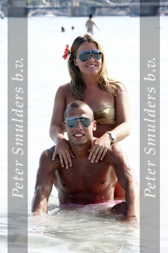 Ibiza 5 juli 2008
John Heitinga met zijn vriendin op vakantie op ibiza.