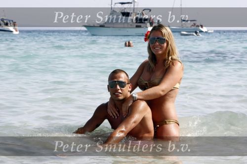 Ibiza 5 juli 2008
John Heitinga met zijn vriendin op vakantie op ibiza.